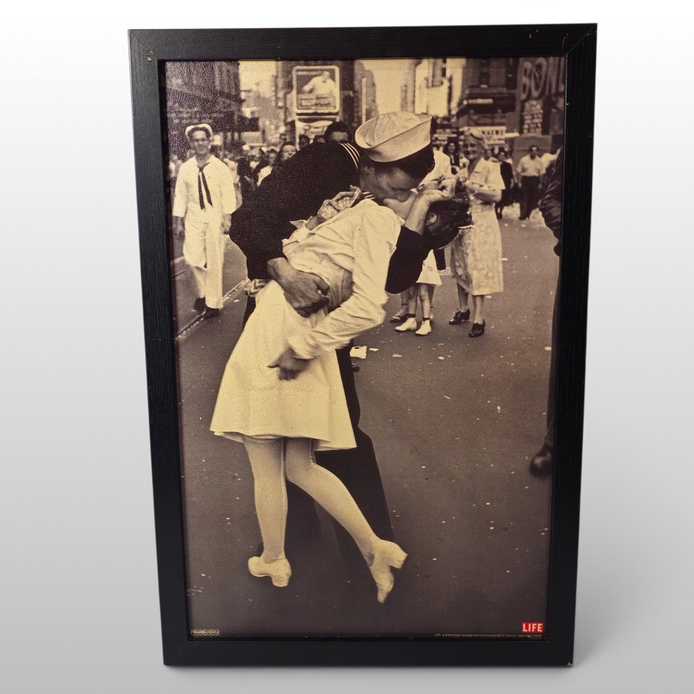 Time Life War Time Kiss Framed Art 12x18 Black Vintage Photography Good H10026